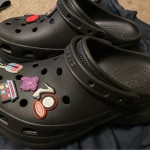 Black size 9 platform crocs